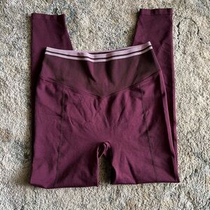 Victoria’s Secret Pink burgundy classic seamless legging